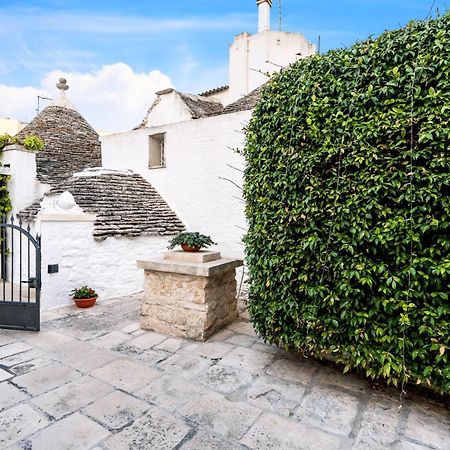 La Mandorla Luxury Trullo Bed & Breakfast Алберобело Екстериор снимка