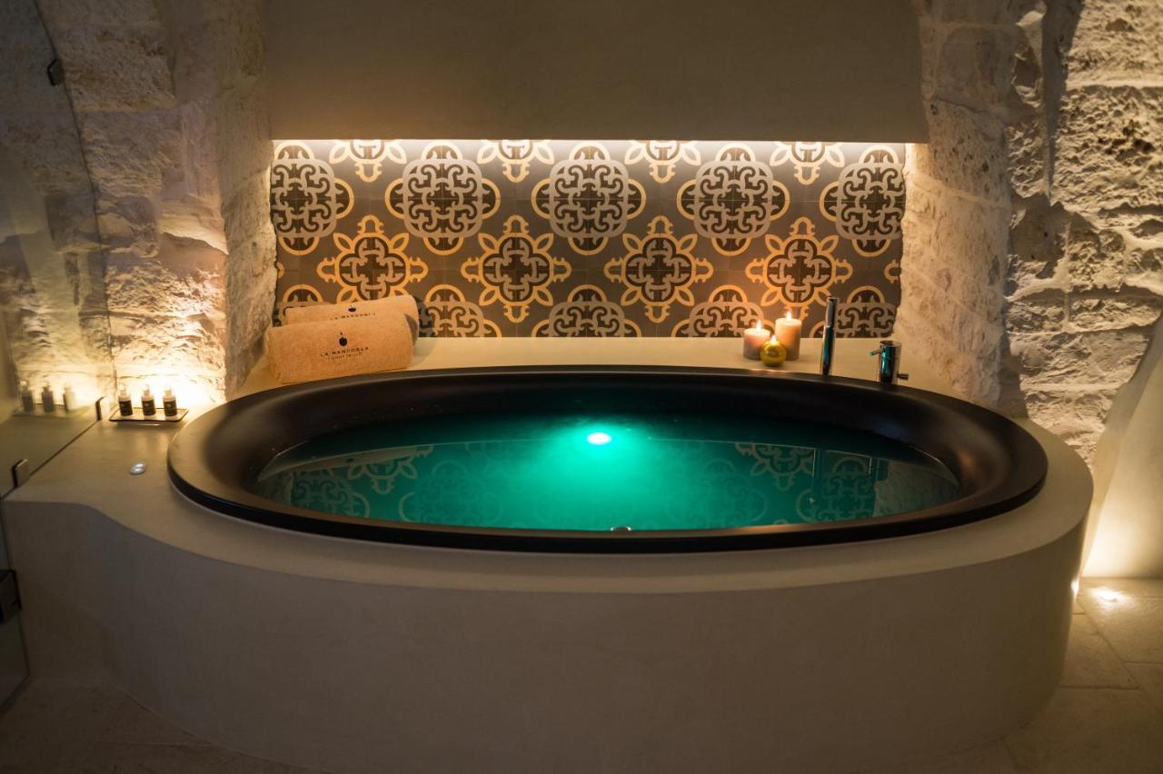 La Mandorla Luxury Trullo Bed & Breakfast Алберобело Екстериор снимка